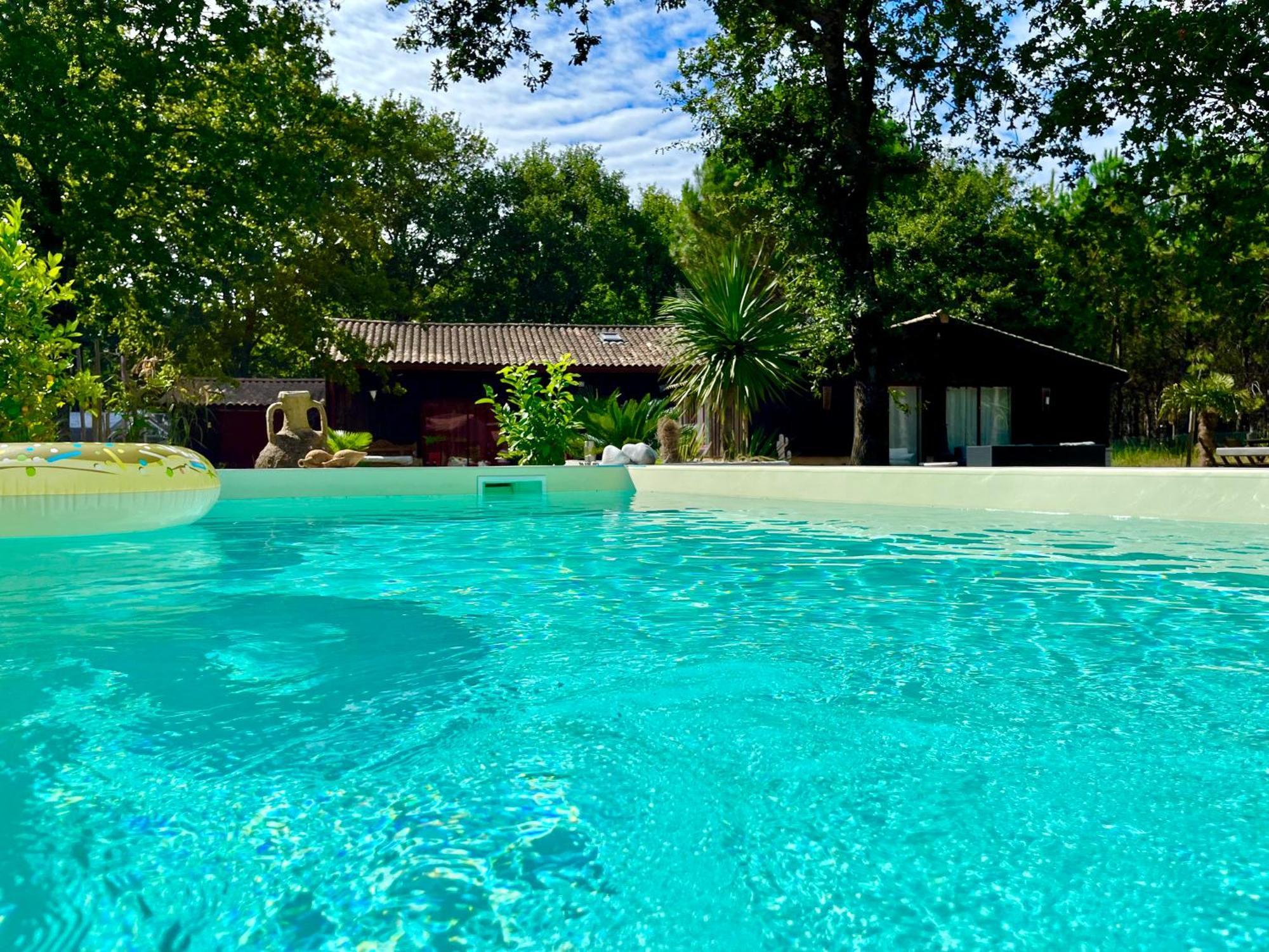 House De La Canopee, Swimming Pool, Lake, Forest, Large Garden And Wifi 우르탱 외부 사진